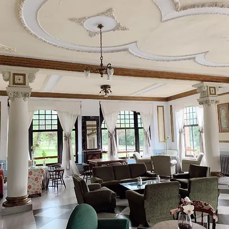 Balneario De Corconte מלון