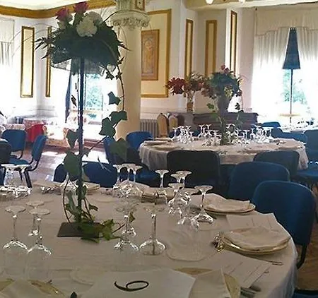 מלון Balneario De Corconte